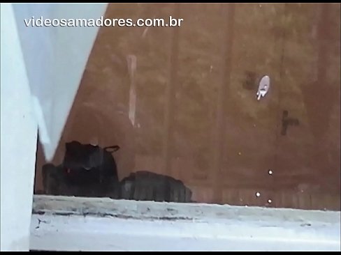 ❤️ Home excitat mirant la seva xicota amb un altre noi, gravant un vídeo de merda sense molestar la parella ️ Porno al ca.rassadakubani.ru ❌❤